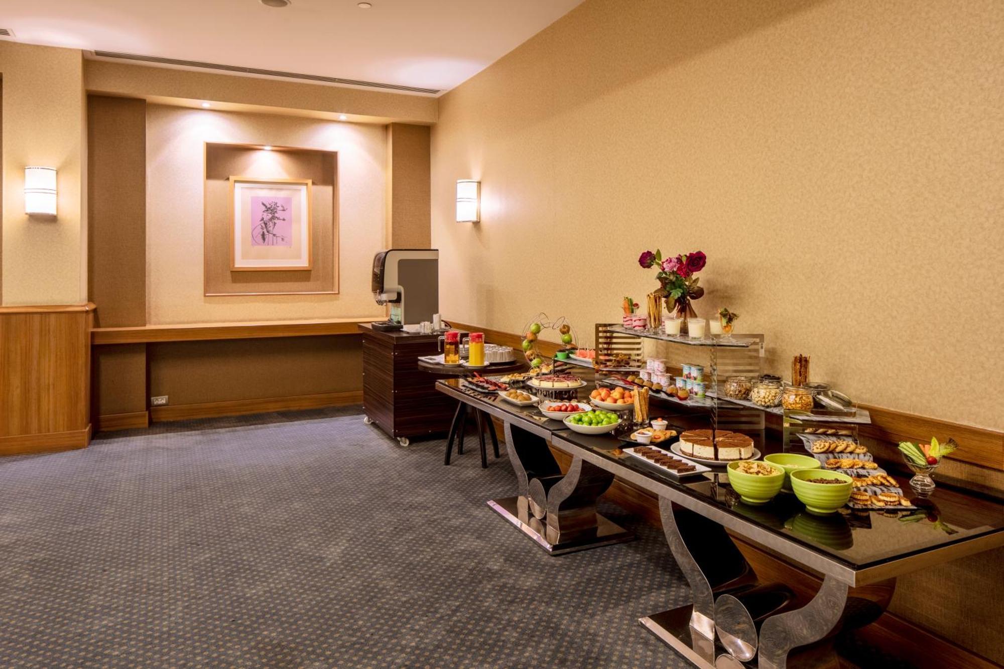 Holiday Inn Sisli By Ihg Isztambul Kültér fotó