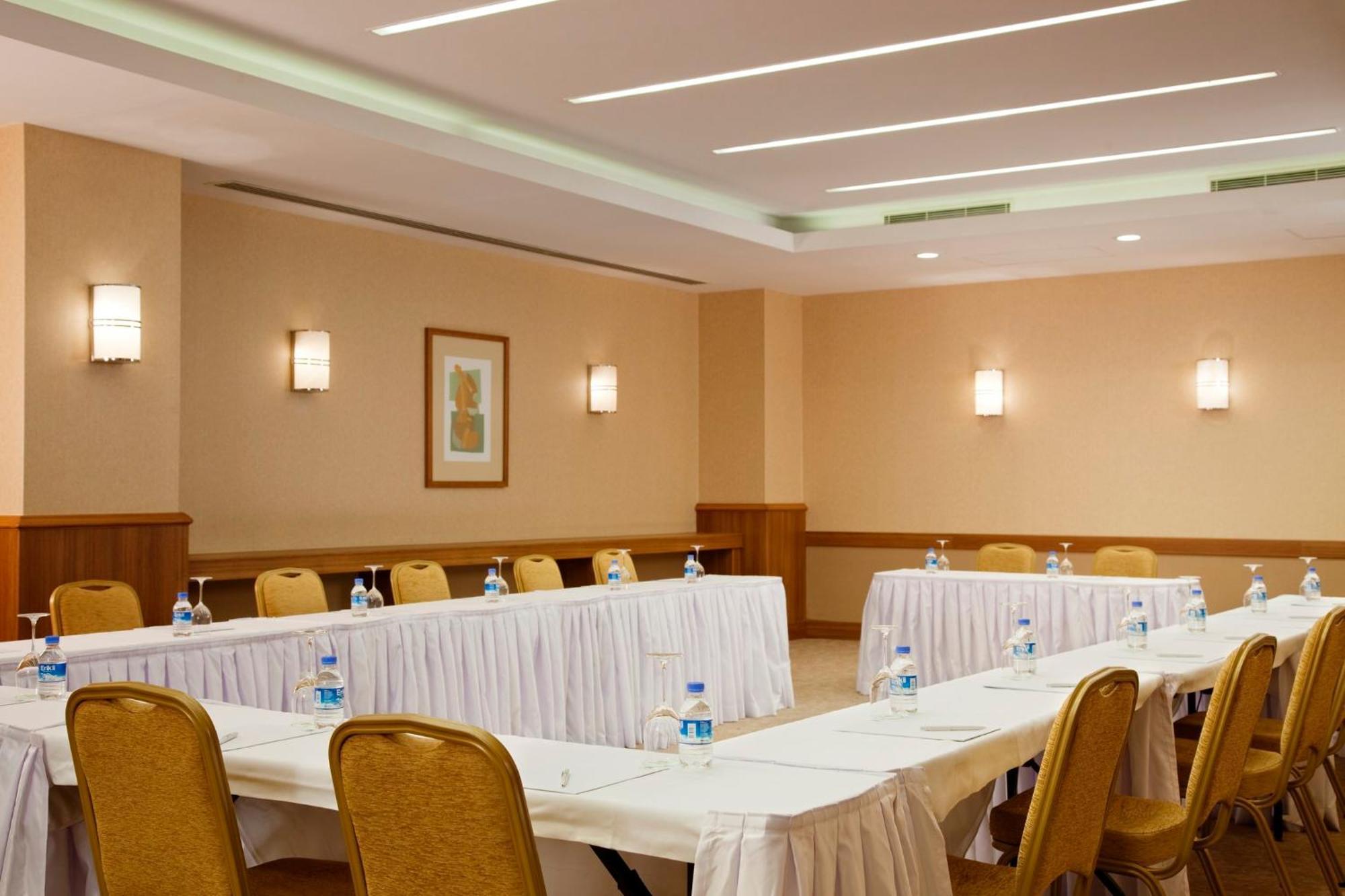Holiday Inn Sisli By Ihg Isztambul Kültér fotó